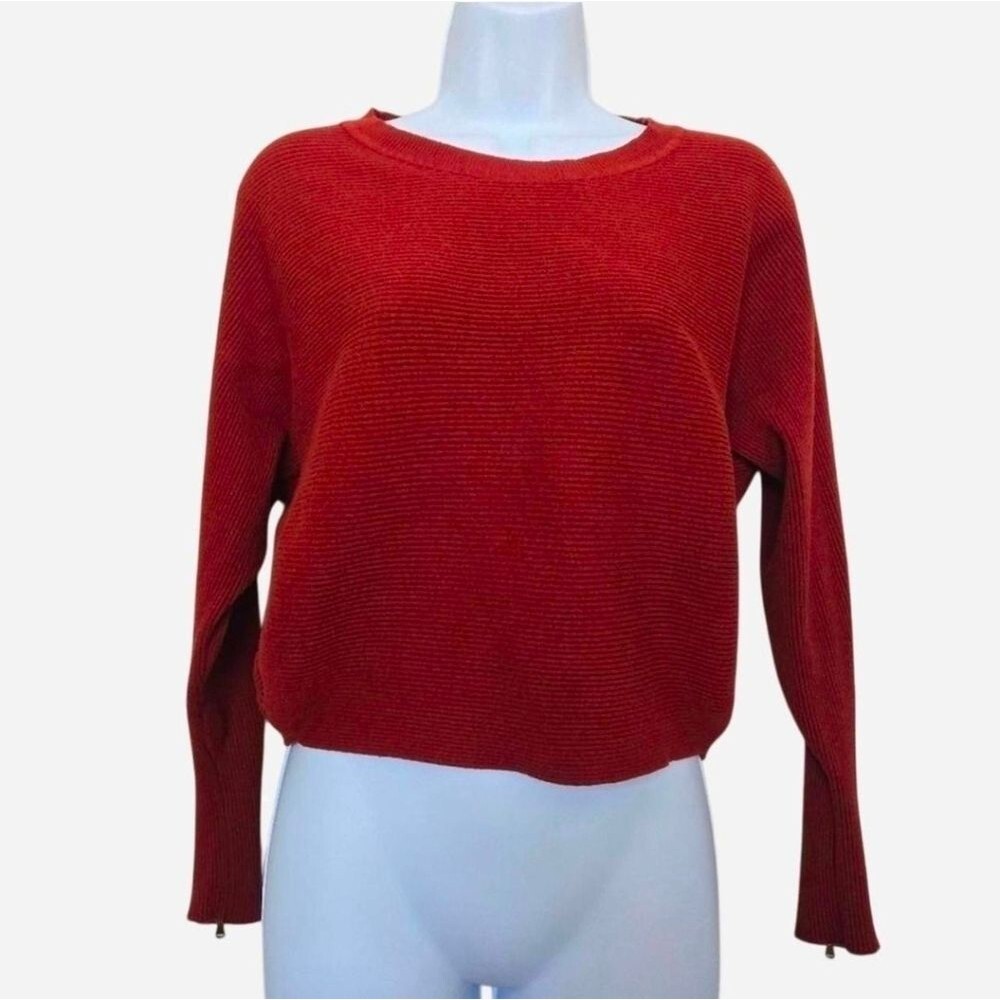 Carmen Marc Valvo Knit Cropped Sweater Size Small Brick Red size small